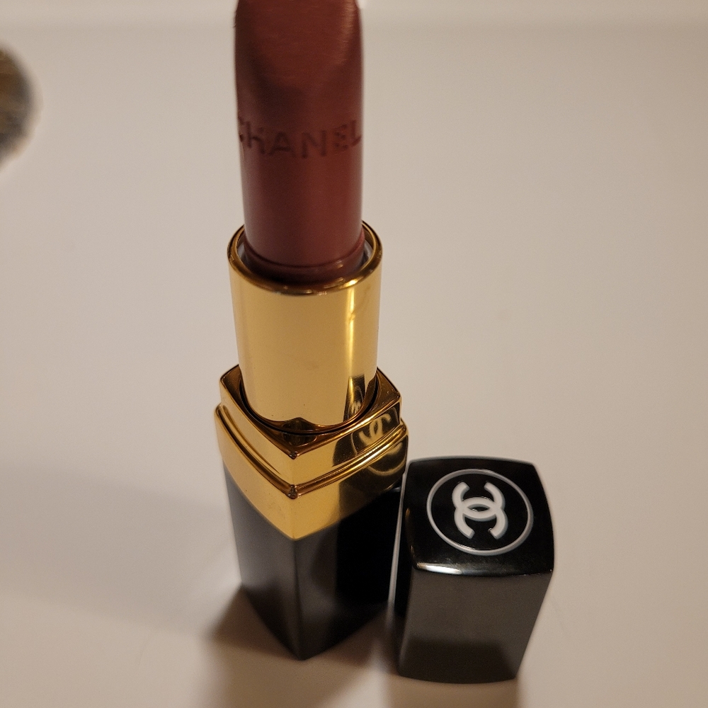 432 Cecile Rouge CoCo 💄lipstick